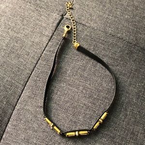 Chocker, never worn